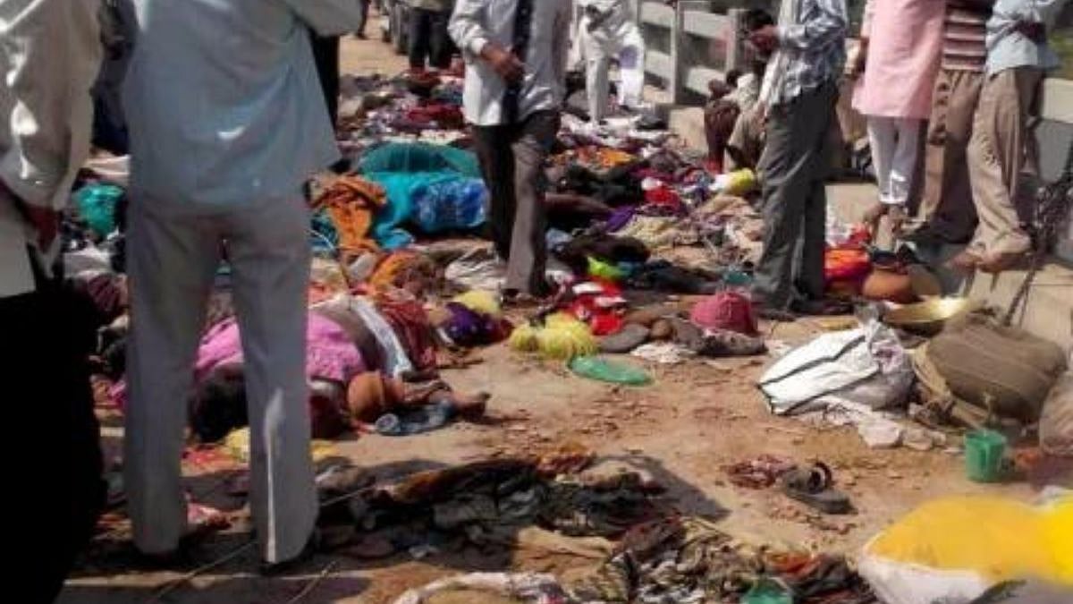 Ratangarh Temple Stampede, Madhya Pradesh (2013)